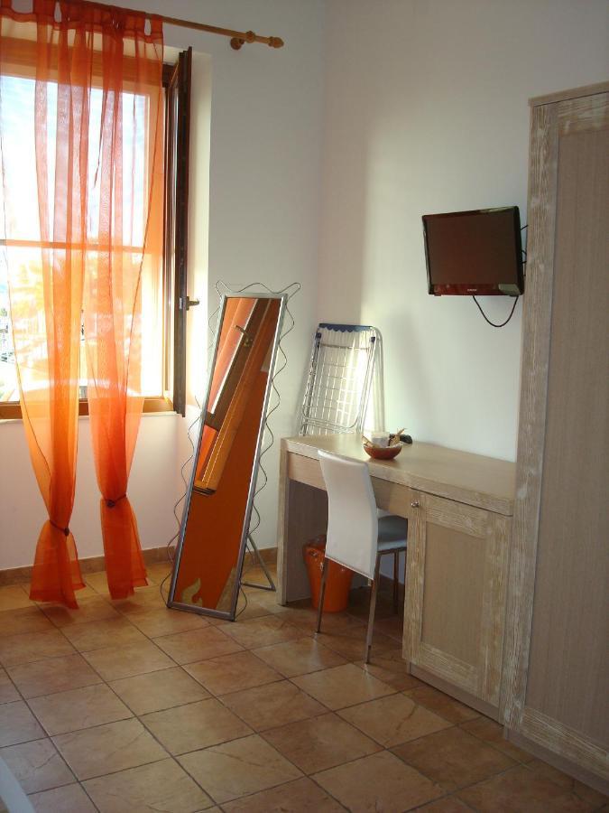 Butterfly Accommodation Альгеро Экстерьер фото