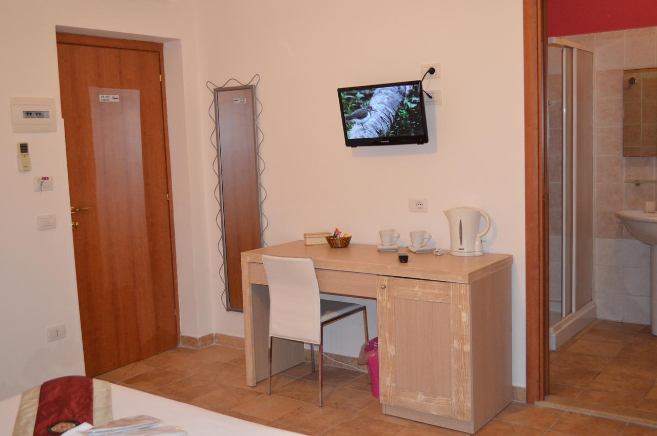 Butterfly Accommodation Альгеро Экстерьер фото